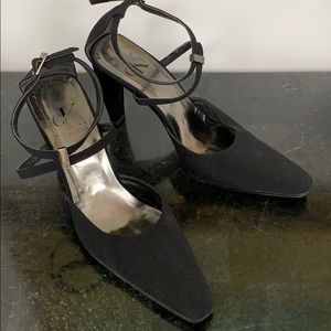 Calvin Klein 4” Leather Heels Size 9 1/2M